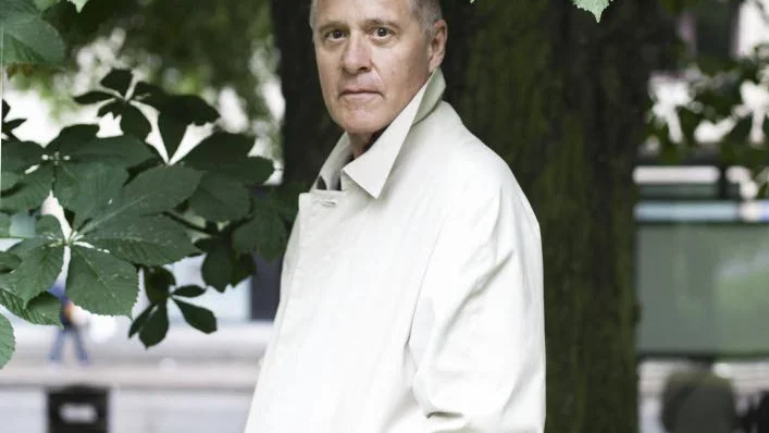 författaren. Nathan Shachar.