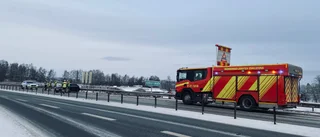 Bilist fick sladd på E20 – orsakade stopp i trafiken: "Ställt sig på tvären över två körfält"