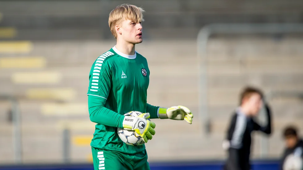 Målvakten Gustav Leijon kom hem till Motala AIF från Örebro SK, för att spela i ettan. Men nu blir det rehab hela året sedan knäskadan bekräftats vara en korsbandsskada. "Det känns tomt", säger 21-åringen.