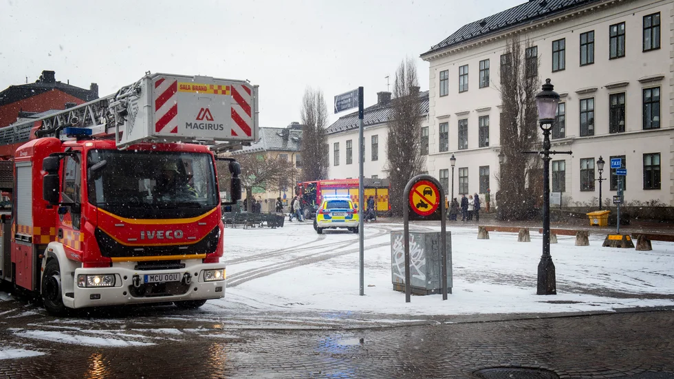 Räddningstjänsten på plats vid Länsstyrelsen.