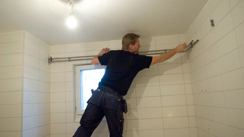 Fler måste vilja fixa rör och bygga hus.