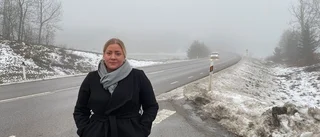 Yrkeschauffören om skräckfärden: "Jag åkte som en orm över hela vägbanan" • Hård kritik mot underlaget
