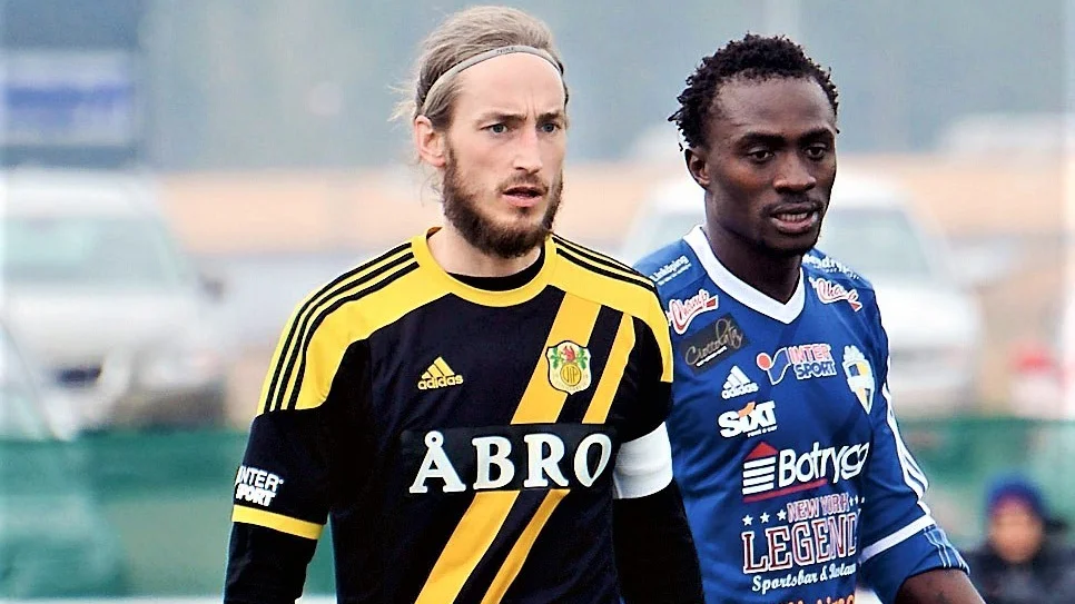 Det var några år sedan Johan Lundin spelade sin fotboll i ett lag i Vimmerby kommun, då i VIF. Nu är det alltså dags igen, då backkämpen kommer att lira i IFK Tuna. 