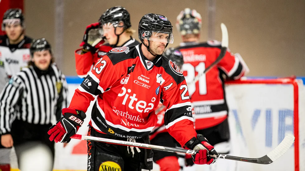 Fredrik Bergdahl gjorde ett av målen då Piteå bortabesegrade Vännäs.