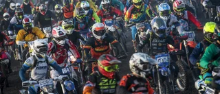 Ingen segerrepris men Huss kom till start i klassikern – trots nyckelbensbrottet