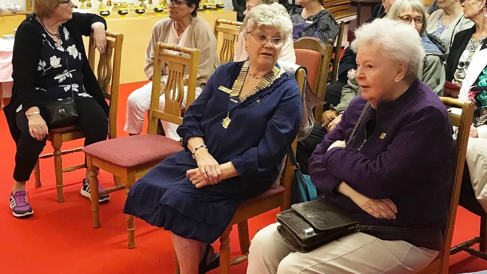 Medlemmar från Boden InnerWheelklubb besökte Buddistiska meditationstemplet i Boden.
