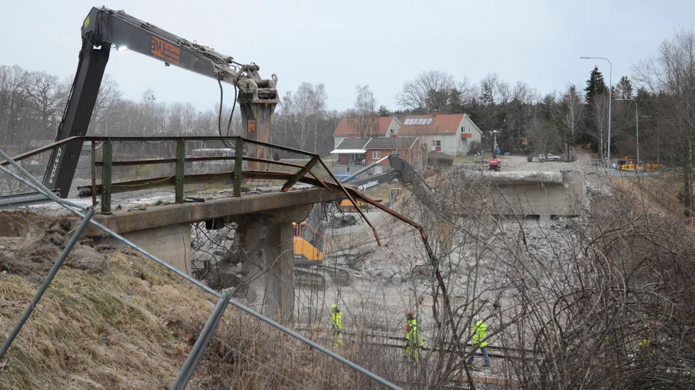 Samhällen som drabbas av orimligt stora störningar till följd av infrastrukturprojekt, behöver mer konstruktivt inriktade myndigheter. 