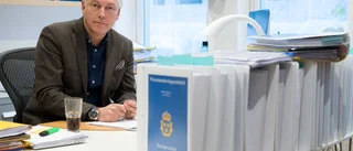 Stjärnadvokaten fåordig om åtalade företagstoppen