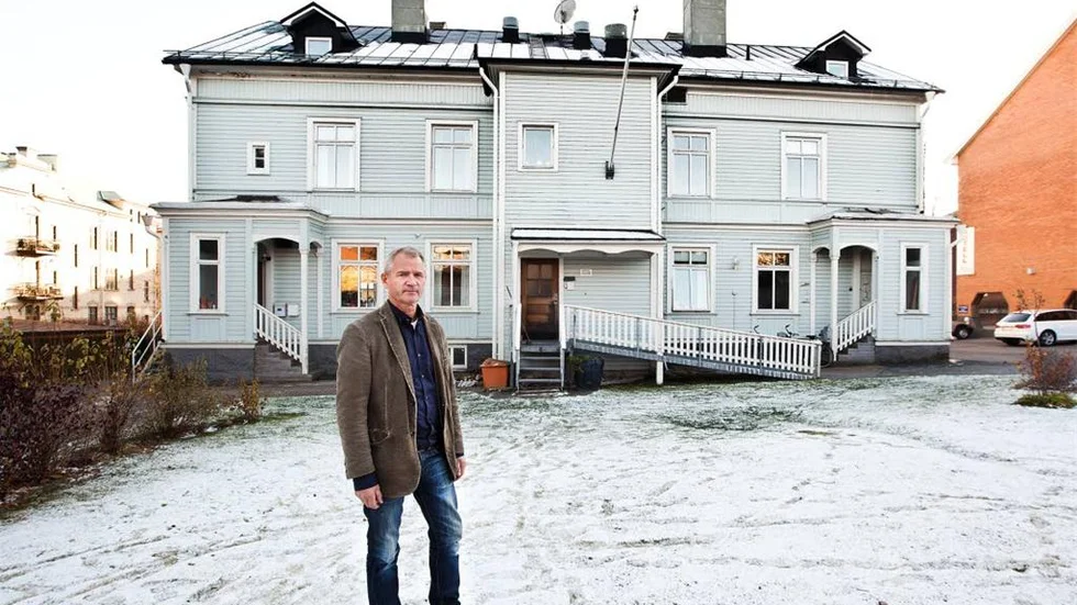 Aage Kristensen som tillsammans med Inger Aurell äger Hotell Amber i Luleå vill bygga ut hotellet med fler rum, långtidsboende, lägenheter och restaurang. Huset där hotellet finns byggdes 1899 och är därmed ett av Luleås äldsta.