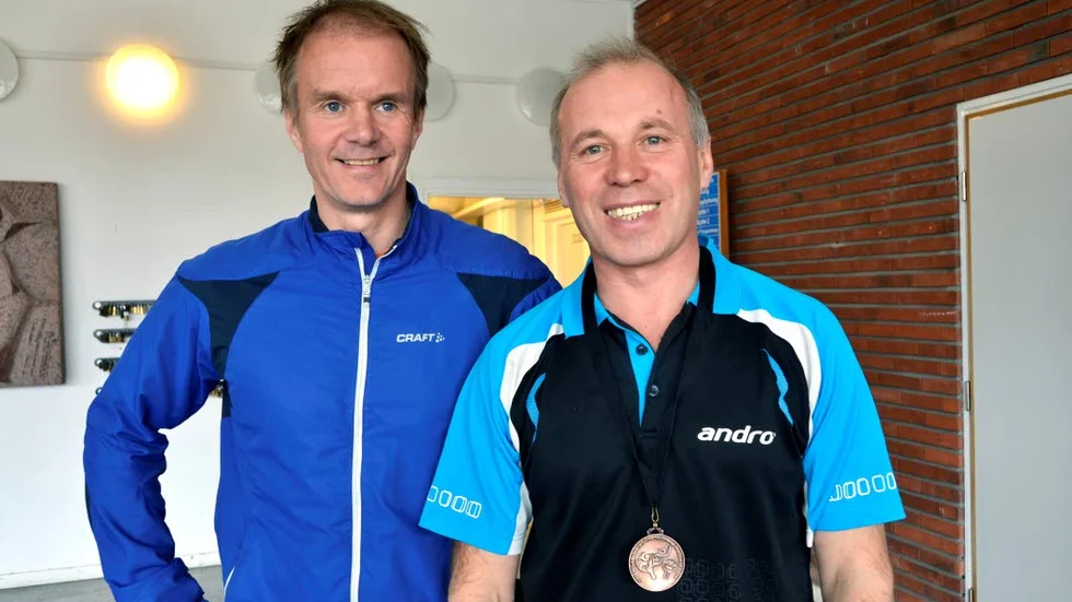 BRONSMEDALJÖRER. Mats Lindmark och Igor Krohin, Kebnekaise bordtennisklubb, tog brons på veteran-VM i bordtennis.