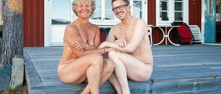 Kommunalrådet kastar av sig kläderna