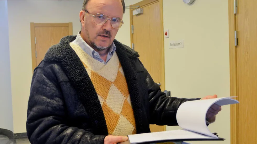 BAKLÄXA. Nu får kommunstyrelsen bakläxa över sitt sätt att sköta avfallsupplaget vid Orjasjärvi. Miljö- och hälsoskyddsinspektör Per Lundbäck kräver åtgärder.