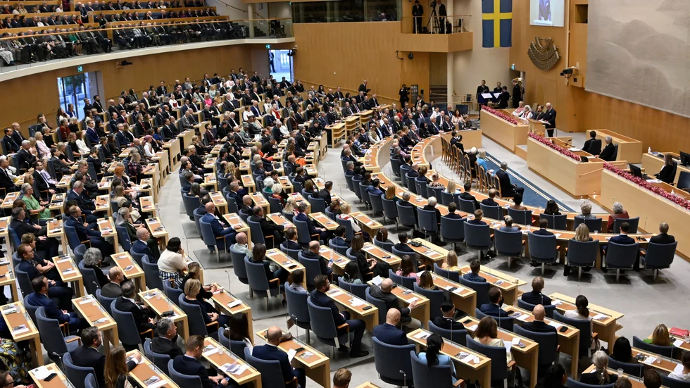 Beklagligt nog har Moderaterna och Liberalerna ändå valt att gå till riksdagen i syfte att baxa igenom lagen med stöd av den rödgröna oppositionen, skriver debattörerna.