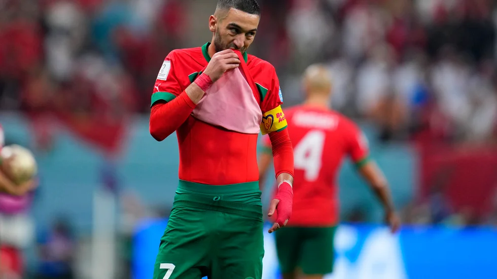 Chelseas Hakim Ziyech, här i Marockos dress, är kvar i Chelsea på grund av pappersstrul. Arkivbild.