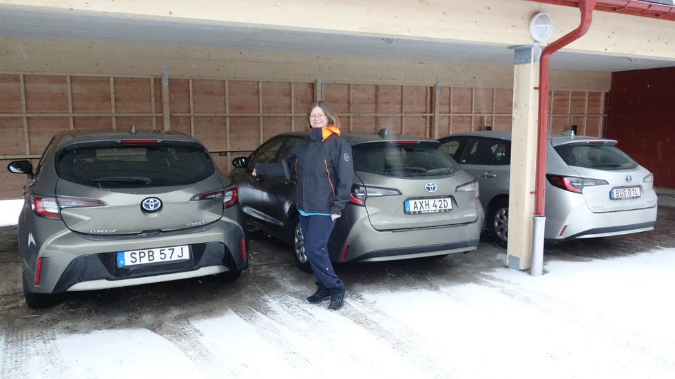 Hemsjukvårdens carportar har varit efterlängtade Anne Öhlund, distriktsköterska, tycker det är bra att man inte längre behöver skotta fram bilarna.