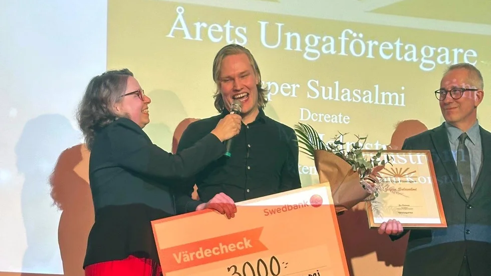 Jesper Sulasalmi fick ta emot utmärkelsen Årets unga företagare.