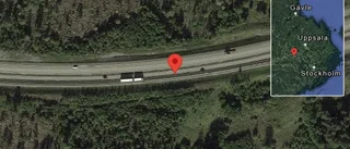 Stopp på E18 på grund av singelolycka med en personbil
