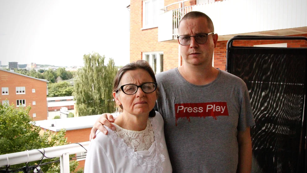 Karin och Adam Walling är missnöjda med kommunen. "Det är svårt att få en kontaktperson" säger Karin Walling.