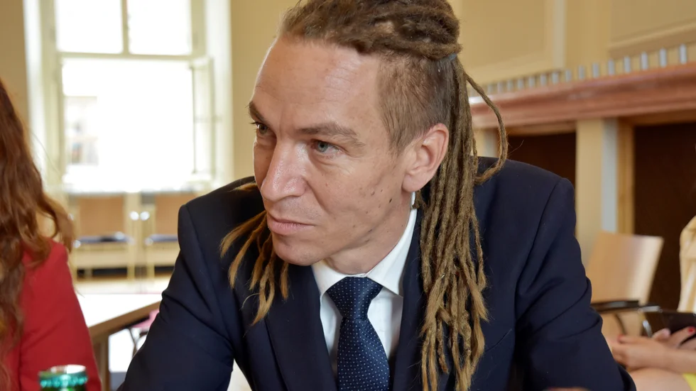 Ivan Bartos är partiledare för Piratpartiet i Tjeckien, och sedan i vintras biträdande premiärminister och region- och digitaliseringsminister.