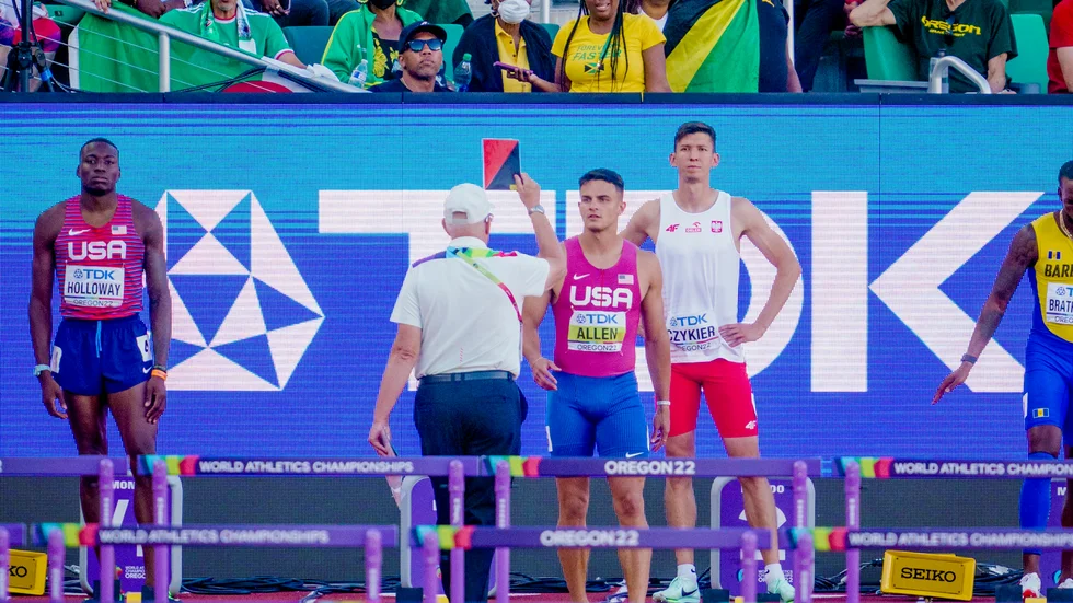 Devon Allen diskades på 110 meter.