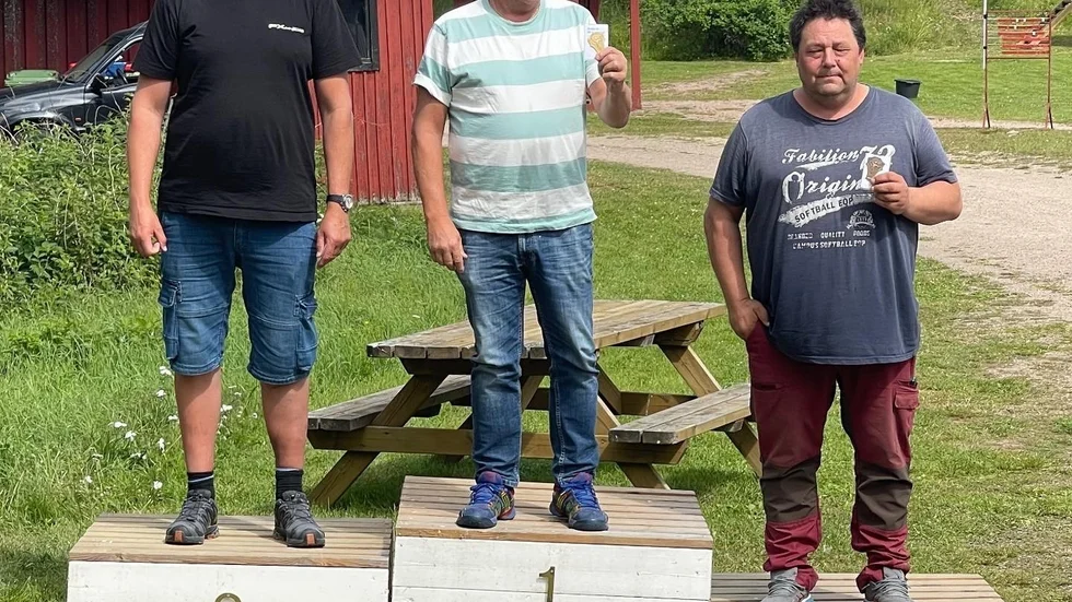 Fredrik Larsson knep dubbla silverplatser i SM i nationell skeet för andra året i rad.