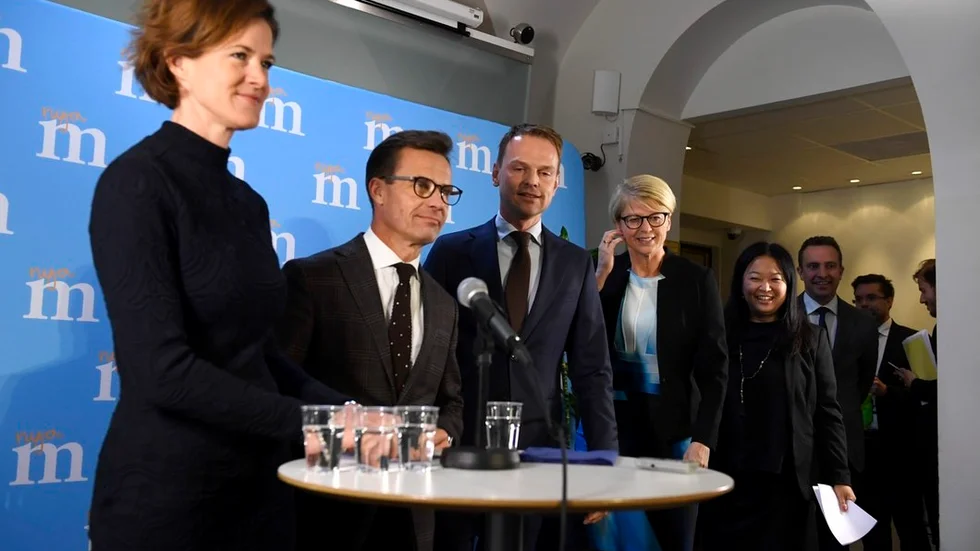 Ledargarnityret (M) som gemensamt ställt till det: Anna Kinberg Batra, Ulf Kristersson, Peter Danielsson, Elisabeth Svantesson, gruppledaren Jessica Polfjärd och inte minst partisekreteraren Tomas Tobé. När förtroendet är skadat och värderingsklyftor har öppnats är det inte lätt att reparera detta med ett par enstaka personskiften.