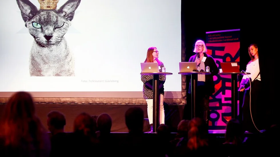 Folk och Kultur drar i gång i Munktellstaden om prick ett år. Under tisdagens uppstartsmöte fanns projektledaren Linde Sjöstedt på plats. Tillsammans med Martina Käck från eventbyrån Meetagain och Jennifer Pettersson från Green Hat People, ett teambuildingföretag, berättade hon om planeringen.