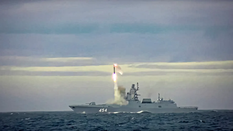 Kryssningsroboten Zirkon avfyras vid en rysk provskjutning i Barents hav den 28 maj. Bilden kommer från en video utsänd av det ryska försvarsdepartementet. Arkivbild.