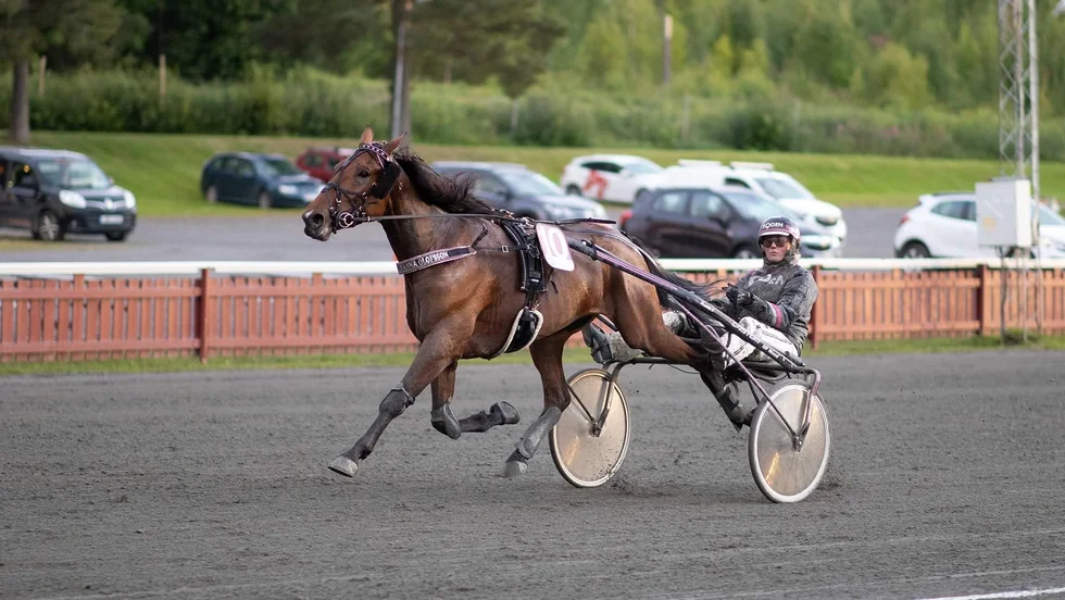 Julian L.A. (Hanna Olofsson) svarade för en imponerande debut.