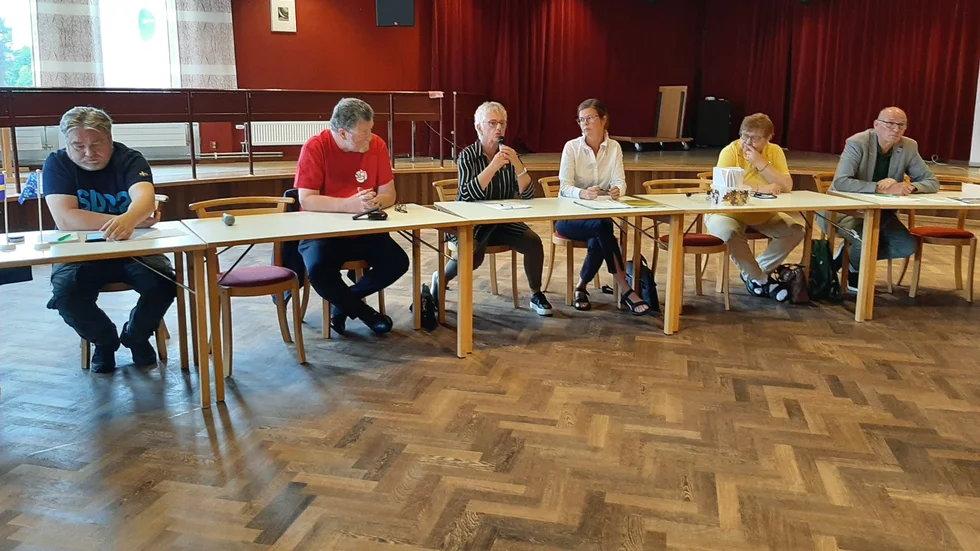 Politikerna fick svara på en mängd frågor från pensionärerna, mest handlade det om skola, vård och äldreomsorg.
