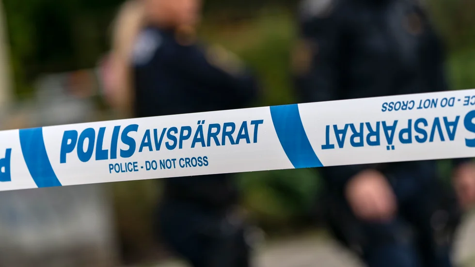 Polisens tekniker har undersökt platsen där den döde mannen hittades. Nu finns inte längre någon misstanke om brott. Arkivbild.