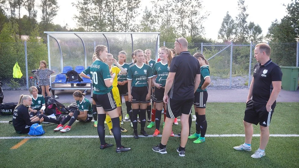 I gruppspelet möter Mestalaget – Västerås IK, Piteå och det amerikanska laget St. Paul Blackhawks.