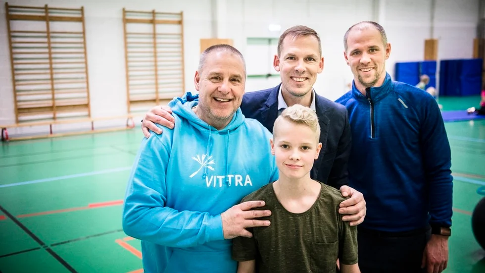 Leif "Dala" Dahlström, Johan Skeppstedt, Tony Lundell och David Lundqvist står i deras gympasal där flera aktiviteter har och kommer att äga rum.