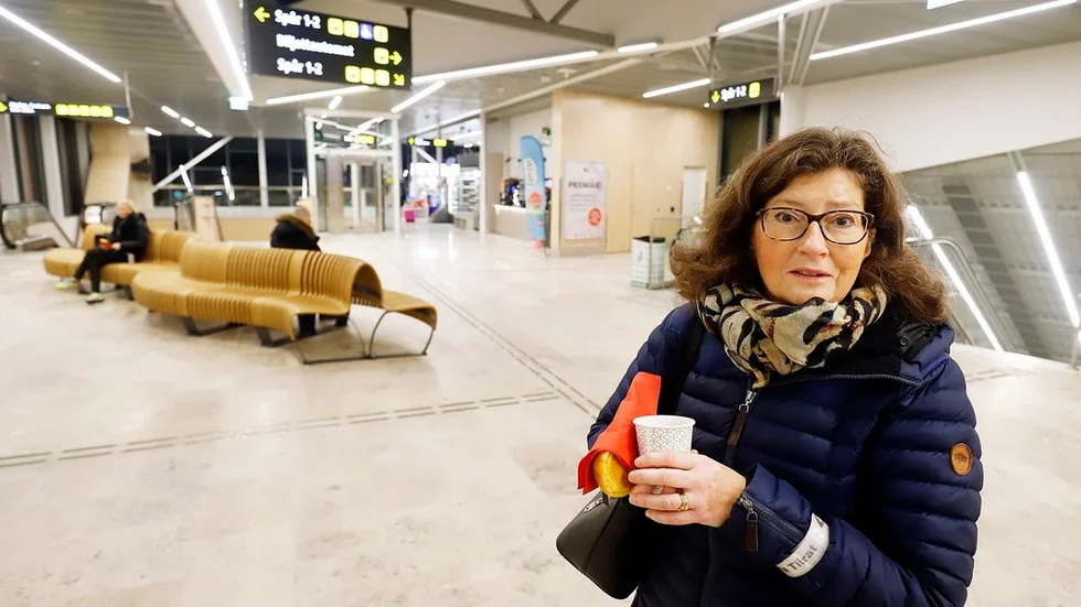 Eva Lindqvist har en alldeles särskild relation till Strängnäs nya resecentrum. Det är byggt precis intill platsen där hennes hus stod.