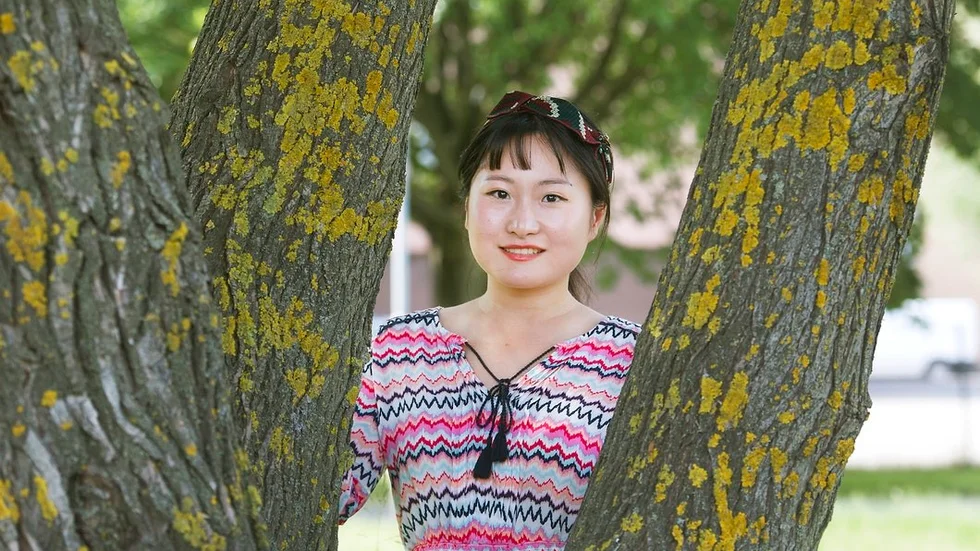 Jingjing Qi lämnade jättestaden Beijing och har hittat rätt i Oxelösund.