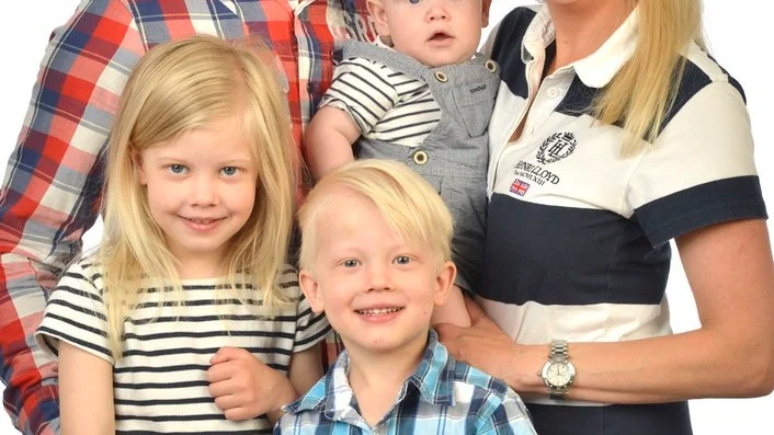 Fredrik och Catrin Selander, Stigtomta, fick den 4 januari en pojke som heter Nicky.Vikt 3366 g, längd 49 cm.yskon är Nellie 5 år och Kevin 3 år.Foto: Bildproffsen i Nyköping