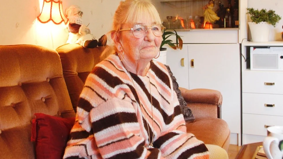 Medan Birgitta Andersson satt och målade i vardagsrummet sökte en främmande man igenom hennes kök som ligger vägg-i-vägg: "Efteråt blev jag chockad och tvärförbannad."