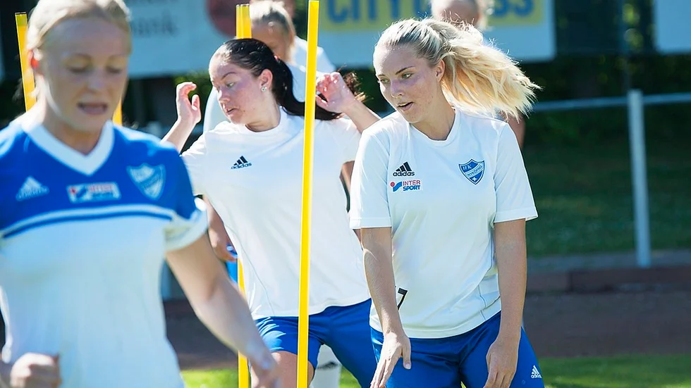 Den tidigare skadedrabbade Maja Björklund var tongivande när IFK Nyköping bortaslog Hällybrunn under lördagen.