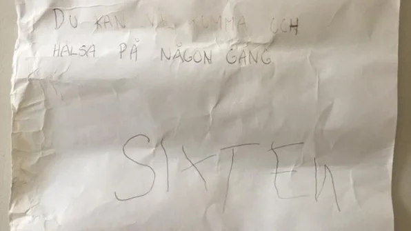 "Hej kompis! Vad kul att du hittade min flaskpost. Du kan väl komma och hälsa på någon gång. Sixten" stod det i brevet som Cecilia hittade.