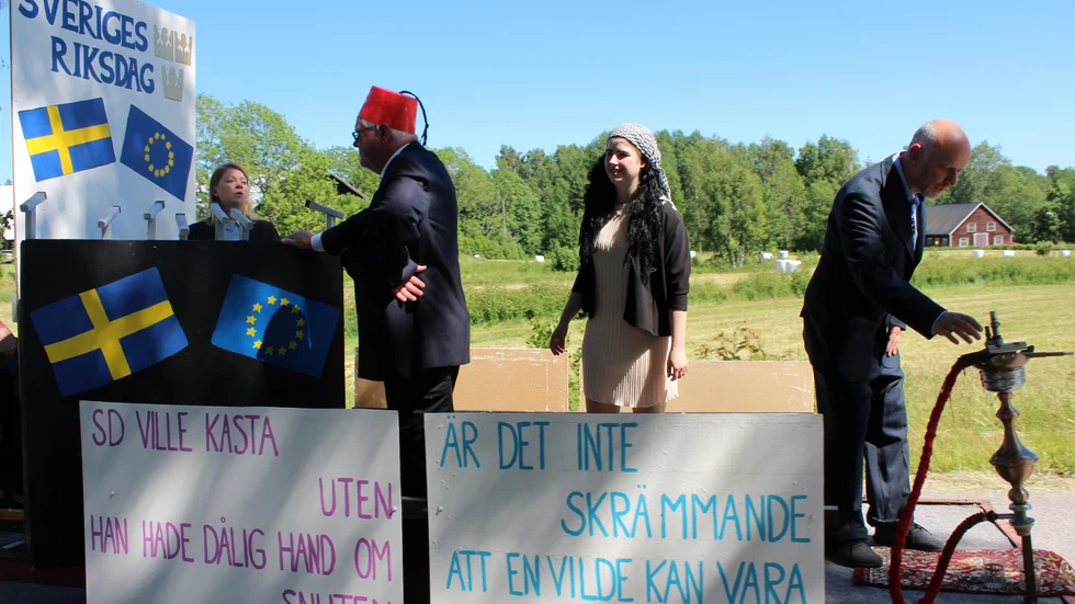Sveriges politiker fick sig ett par kängor.