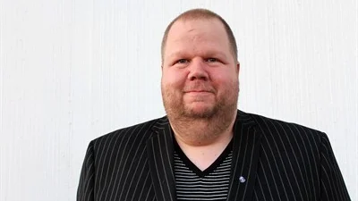 Oscar Gustafsson, ordförande Motorförarnas Helnykterhetsförbund ungdom vill få lagkrav på bältesanvändning i A-traktorer. 