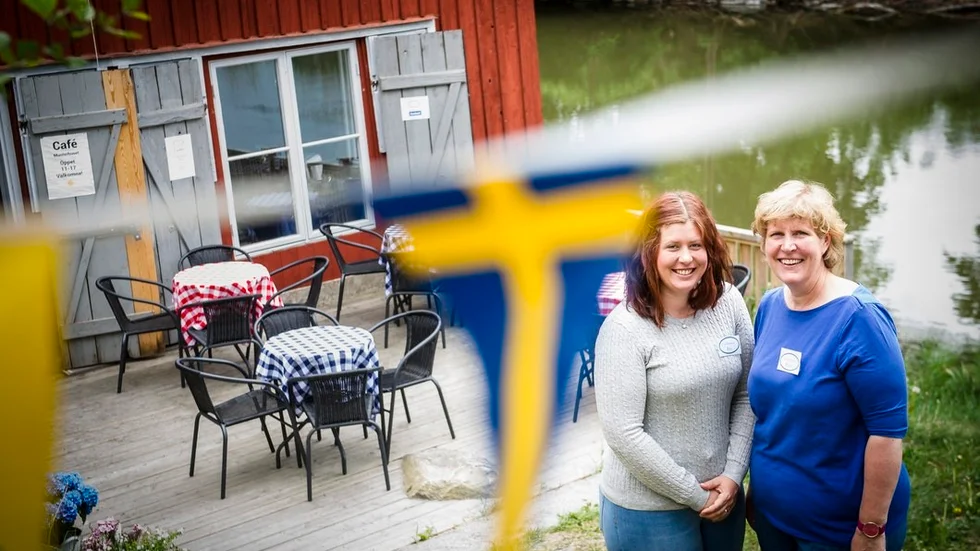 Barbro Claesson driver tillsammans med dottern Lina Claesson caféet vid Ångslupen Munter i Vrena.