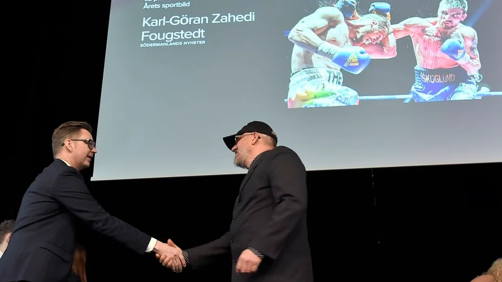 K-G Z tar emot priset på galan i Linköping.