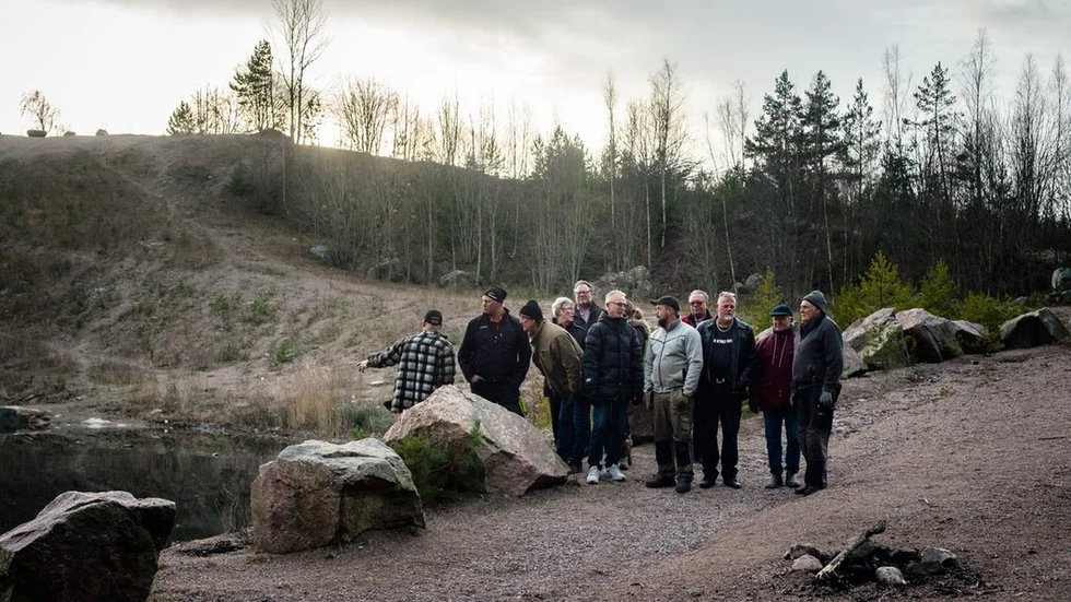 Många närboende har protesterat mot Swerocks planer. De oroar sig för buller och trafik samt att grundvattnet ska bli förorenat.