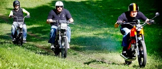 Mopedkultur och knallar på Vilsta marknad