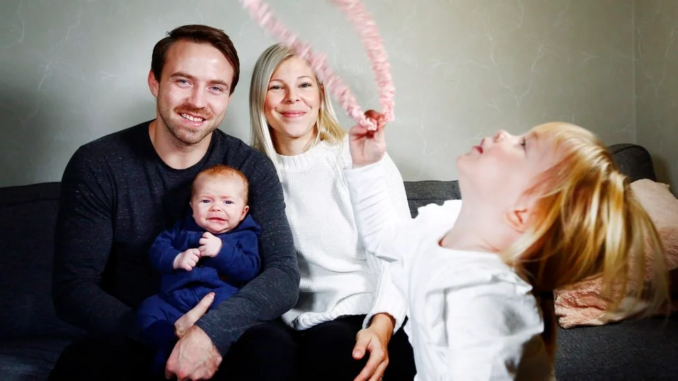 Guifspelarna Robin Andersson Dickfors och Jessica Dickfors balanserar elitidrott med två barn under tre år.