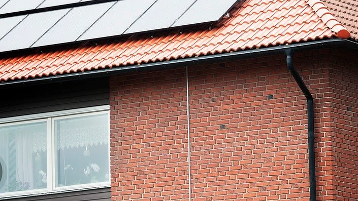 Panelerna är på plats.