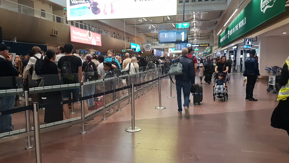 Kön vid säkerhetskontrollen på Arlanda torsdag eftermiddag.