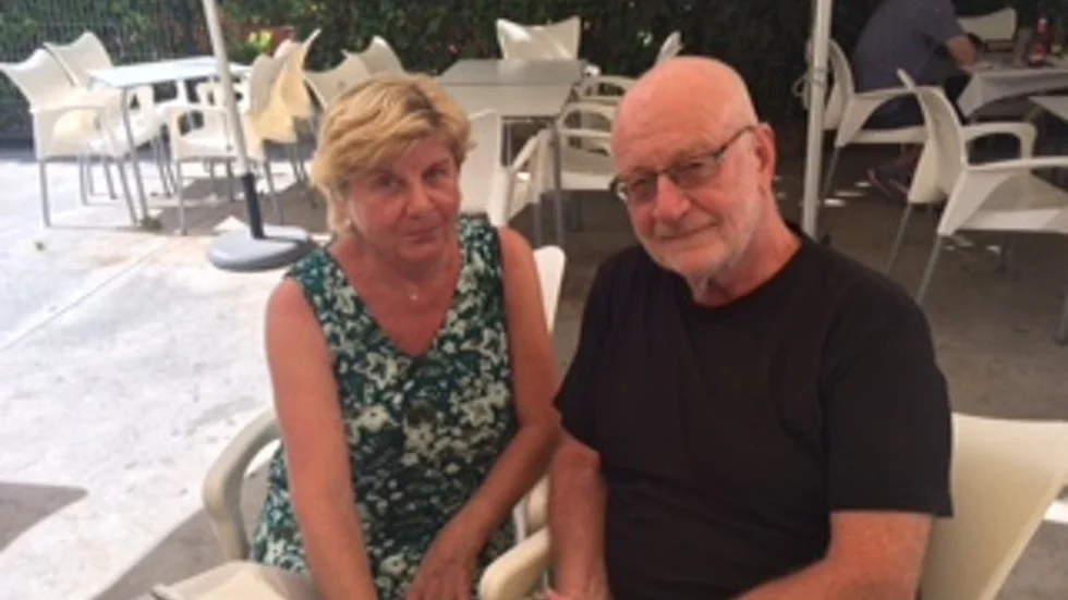 Anita och Åke Askelöf blev ofrivilligt kvar i Spanien några extra dagar.
