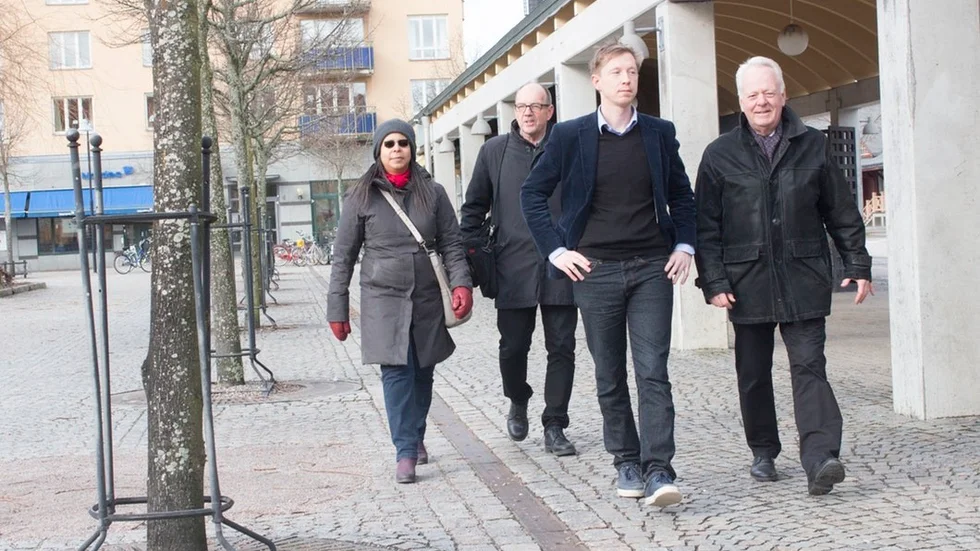 Här ska det nya huset på torget byggas. Fastigheten ska byggas av Cityfastigheter. På bilden ses Ellen Liljencrantz, Lars Hågbrandt, Mikkel Kjeldsen och Göran Dahlström